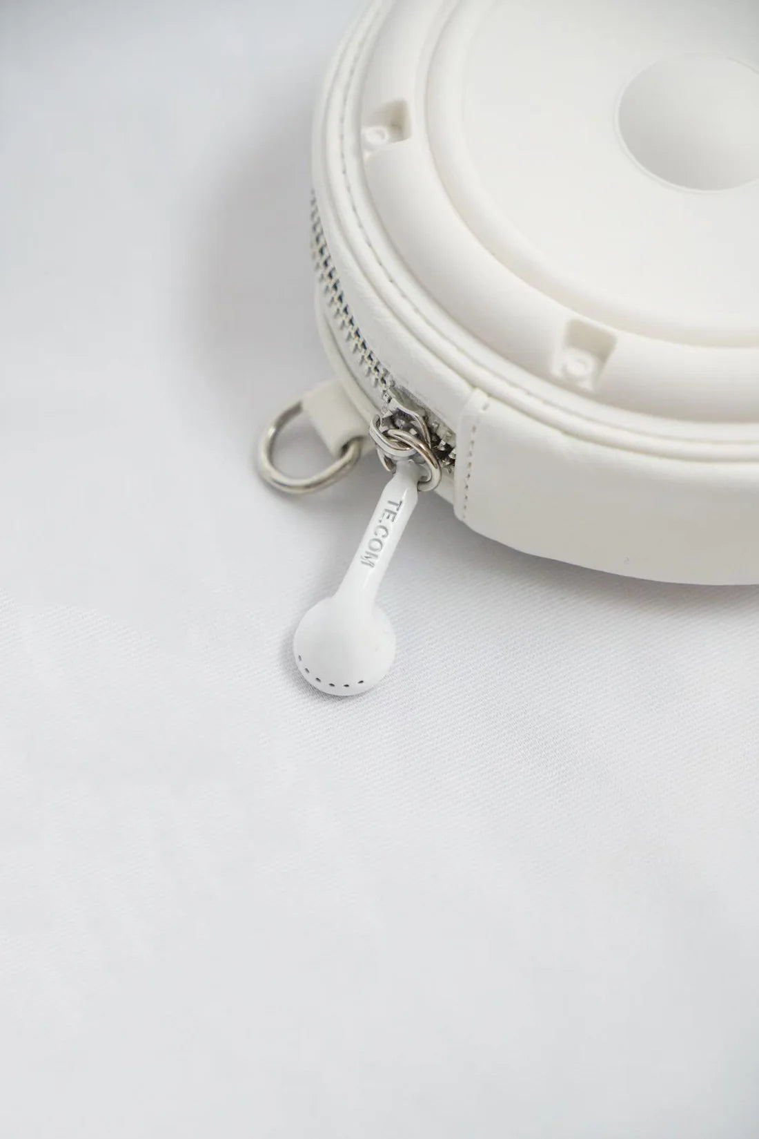 TE.COM 3D Silicone Speaker Crossbody Bag/Wallet(WHITE)