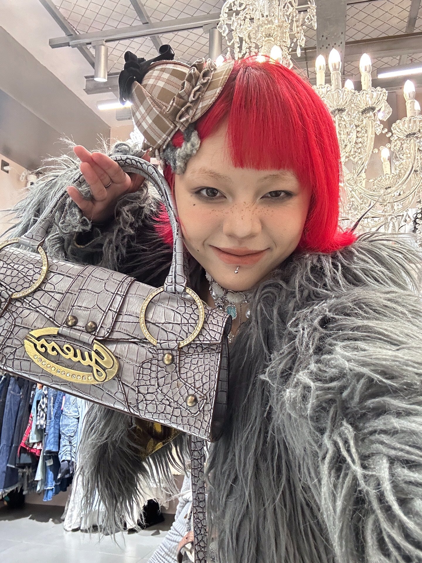 GUESS Y2K Croc-Textur Shoulder Bag