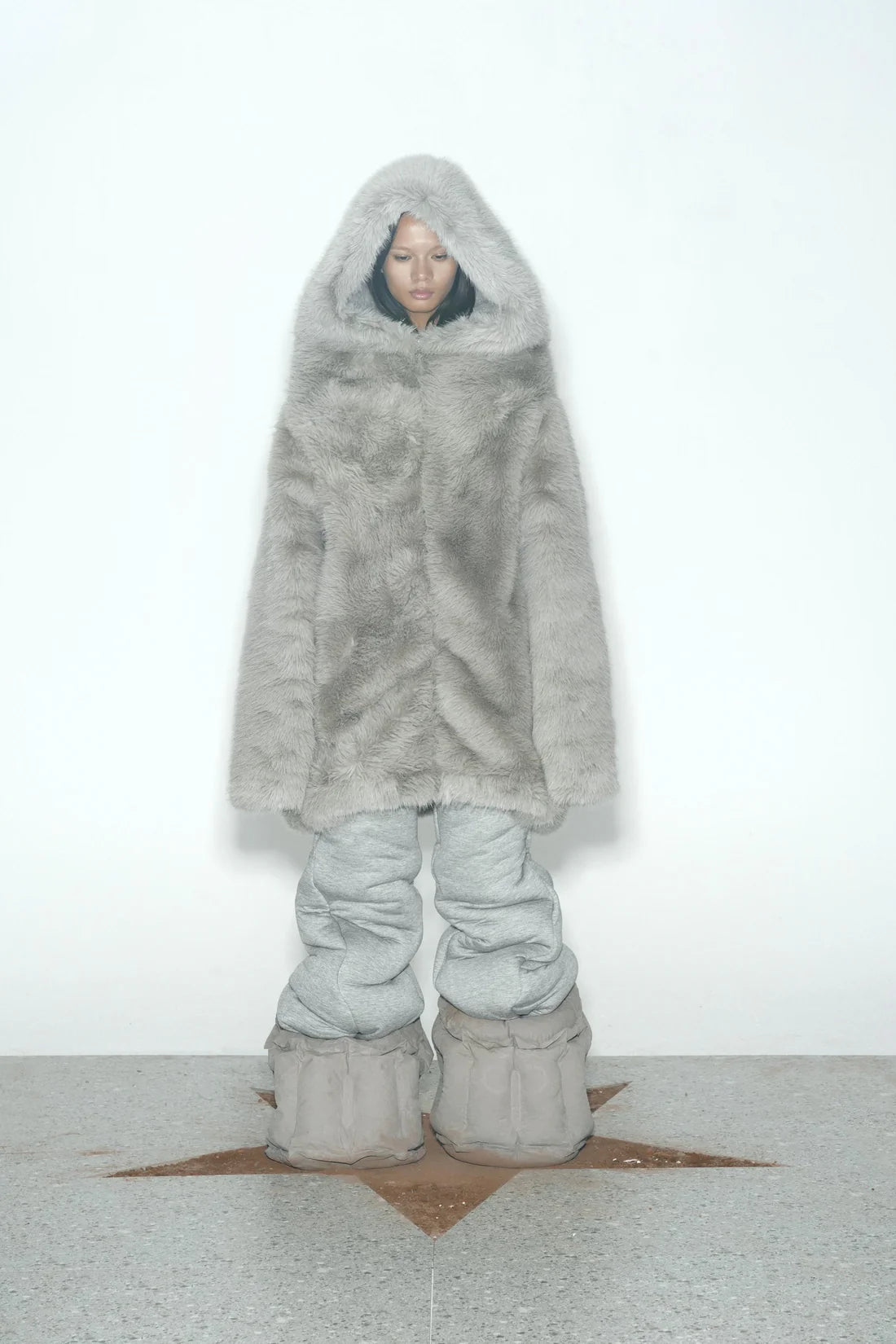 TE.COM Extra-Thick Long Eco-Friendly Faux Fur Coat